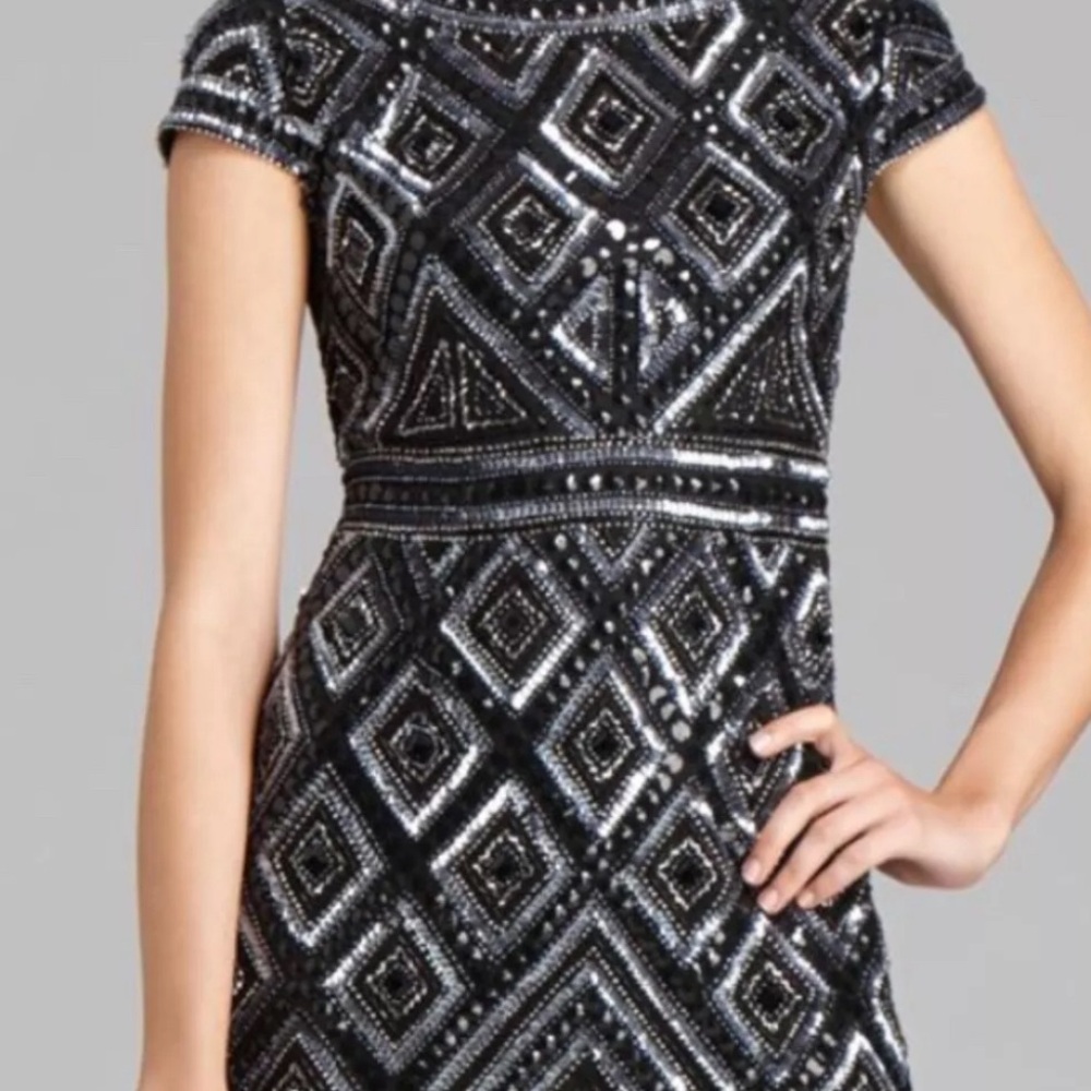 NWT Adrianna Papell Art Deco Diamond Beaded Evening Gown with Cap Sleeves - Picture 12 of 16